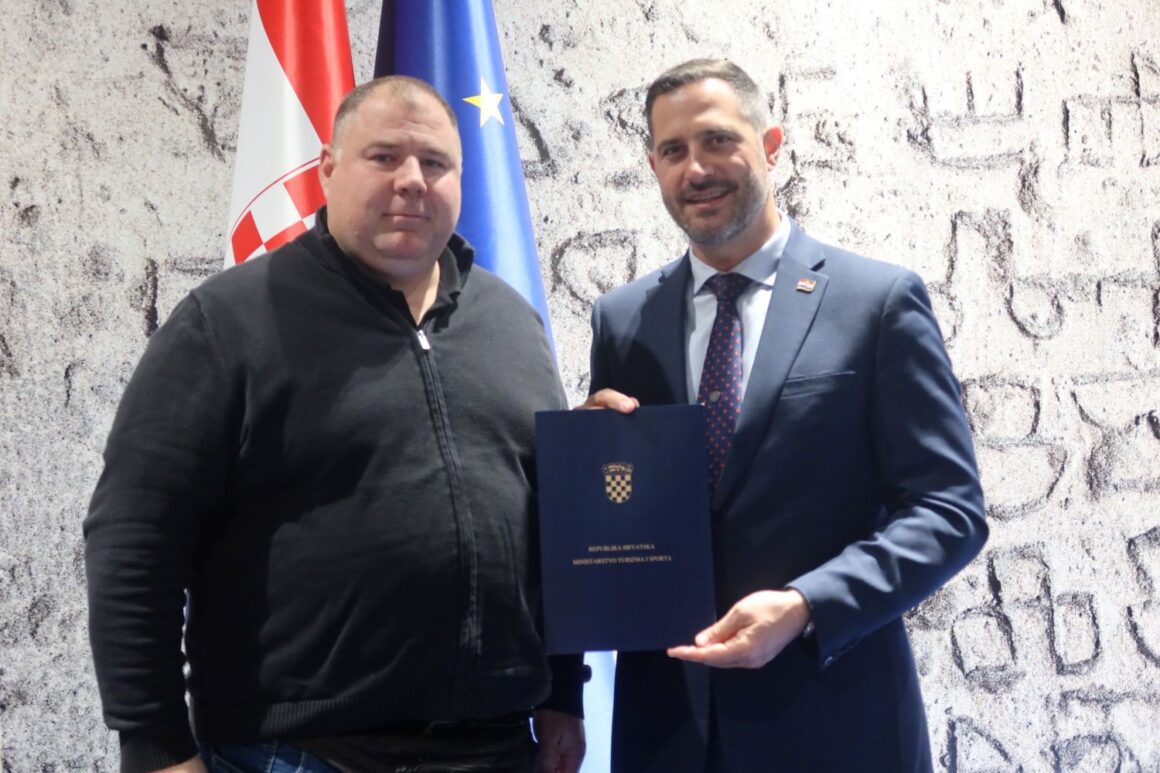 Odobren projekt protiv nasilja karate klubu “Dugo Selo“ od Ministarstvaturizma i sporta Odobren projekt protiv nasilja karate klubu “Dugo Selo“ od Ministarstvaturizma i sporta